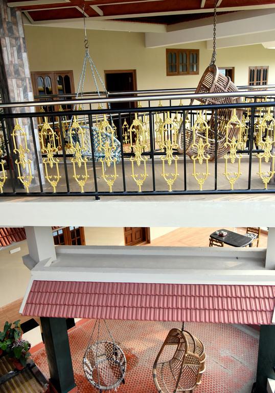 Jungle Palace Homestay Thekkady Exterior foto