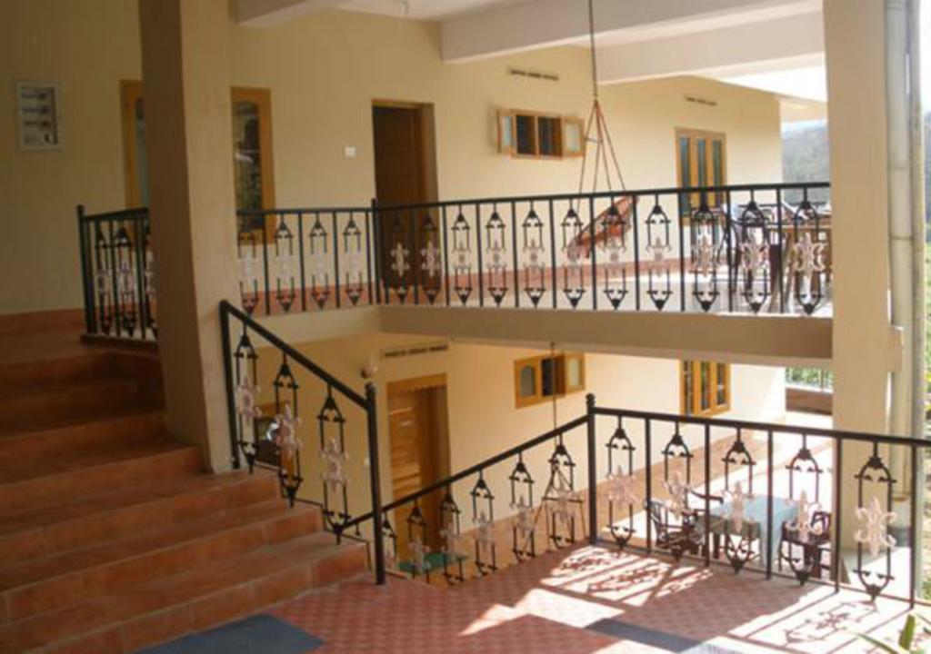 Jungle Palace Homestay Thekkady Exterior foto